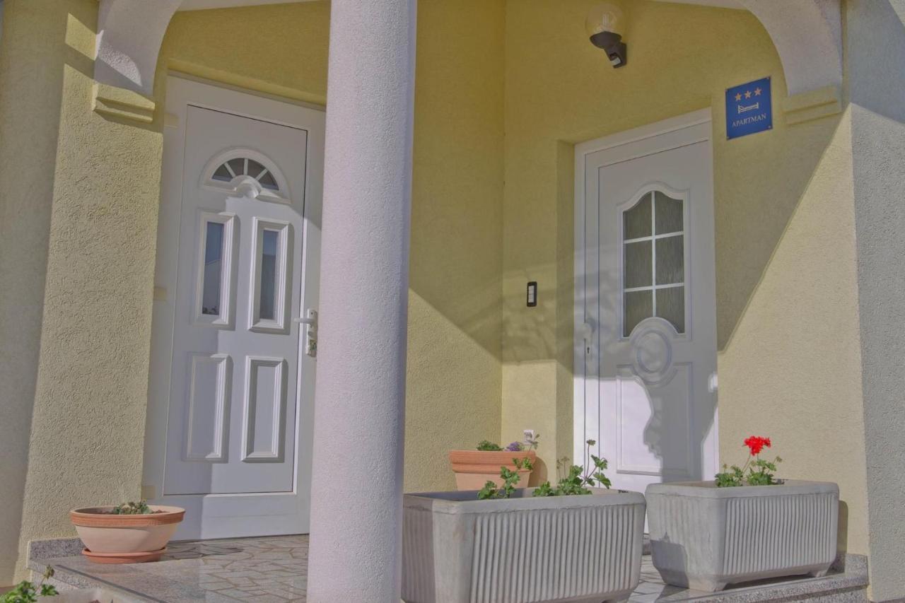 Apartment Komljenovic Pula Exterior foto
