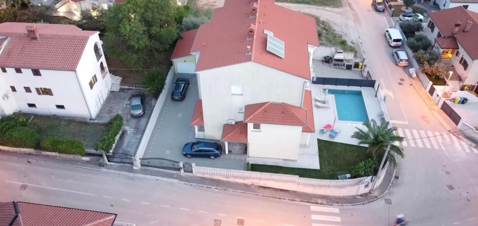 Apartment Komljenovic Pula Exterior foto